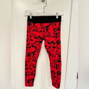 Koral red/black camo leggings (Small)